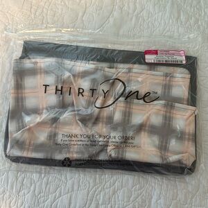 NIP! Thirty-One Bedside Organizer Pale Pink Plaid